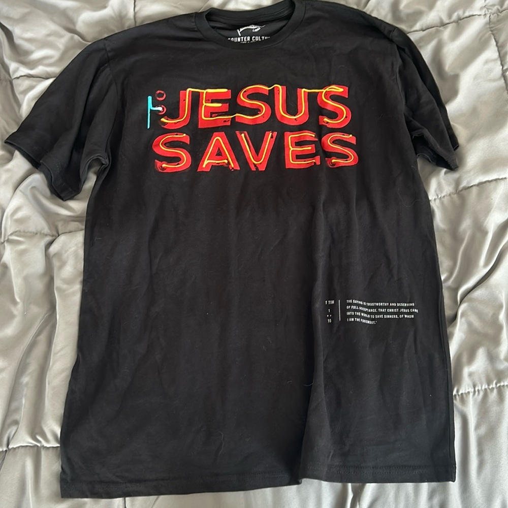 Men’s Size L Graphic Tee